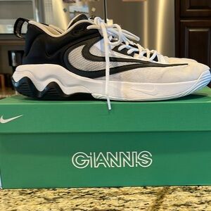 Nike Giannis Immortality 3